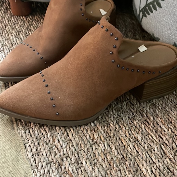 Universal Threads Studded Camel Brown Suede Leather pointed toe slides bootie - Picture 5 of 8